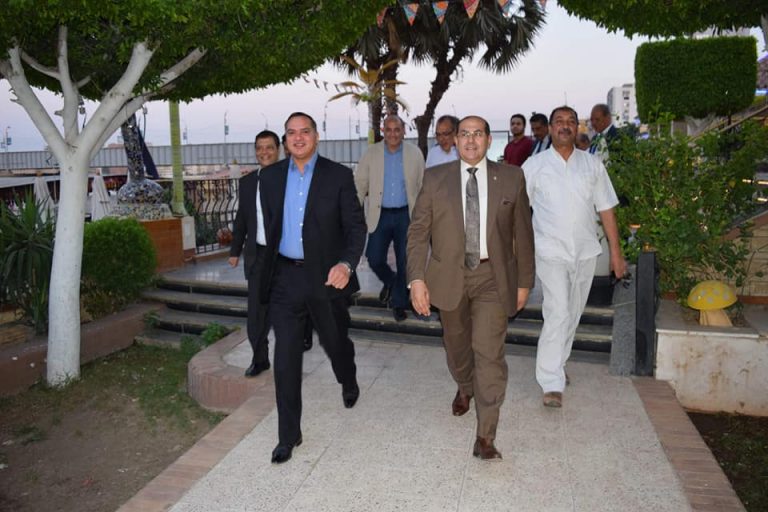 رئيس جامعة سوهاج يشهد حفل الإفطار الجامعي لنقابة المهن العلمية .