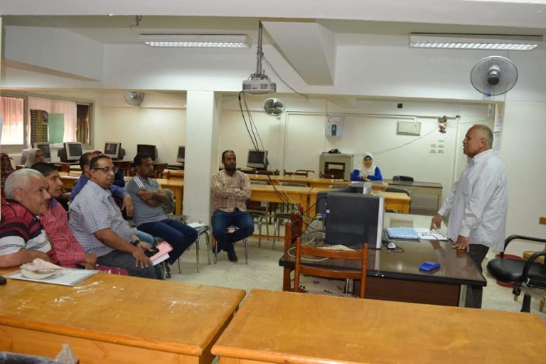 دورة تدريبية لصقل مهارات العاملين برعايات شباب جامعة سوهاج