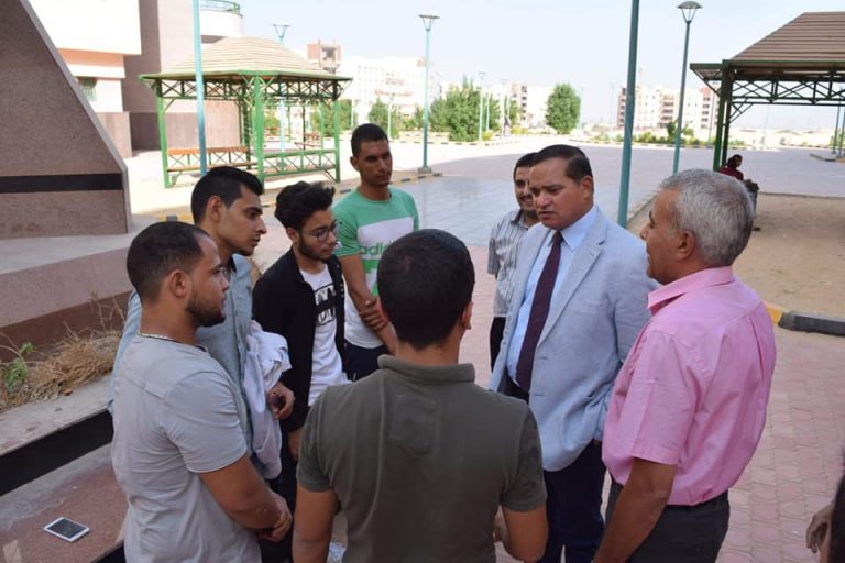 في جولة امتدت لساعتين عزيز… يتعرف على مشكلات الطلاب بجامعة سوهاج الجديدة