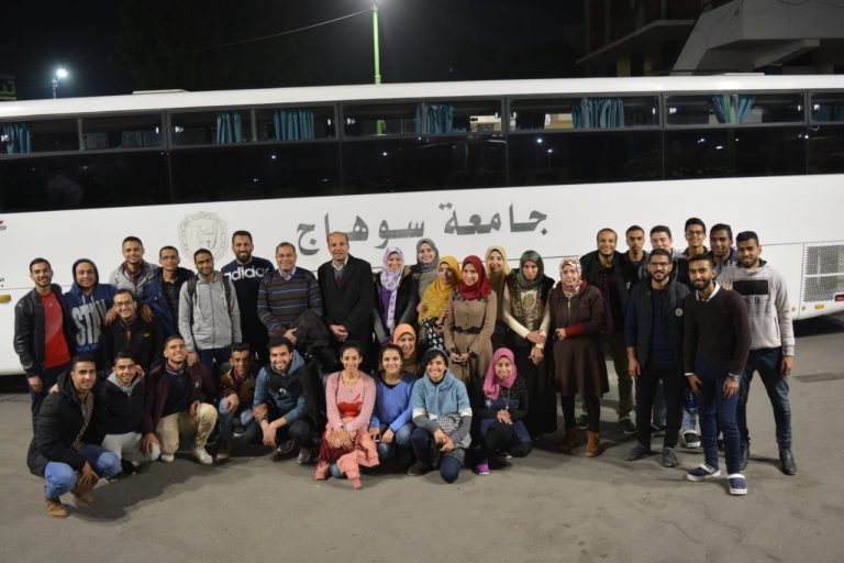 جامعة سوهاج تشارك في المهرجان الأول للصيادلة بالمنصورة