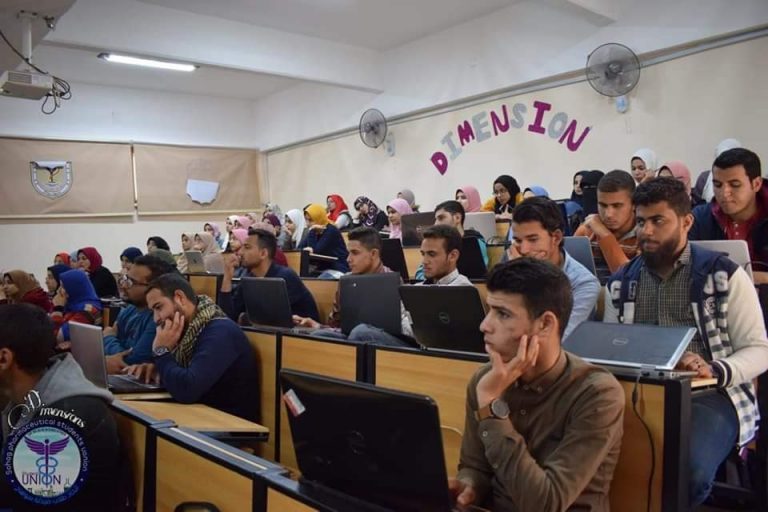 صيدلة سوهاج تختتم فعاليات دورتها التدريبية “ابعاد التأهيل لسوق العمل”