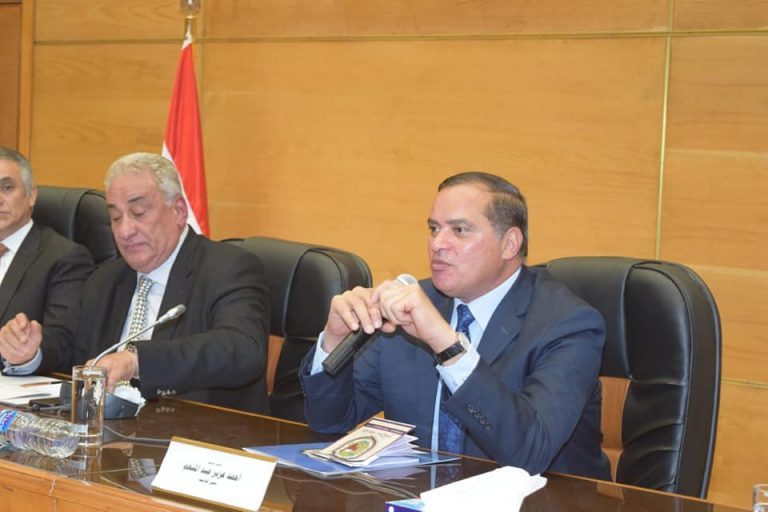 بنصائح عاشور..وحلمي.. ورشاد طلاب جامعة سوهاج يحددون مستقبلهم ويختارون طريقهم