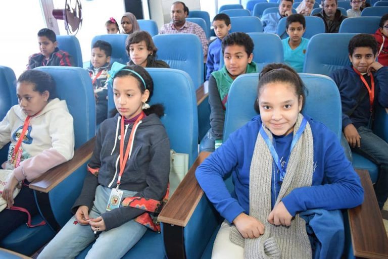 “جامعة الطفل” بسوهاج تنظم ورشة عمل في مجال العلوم.
