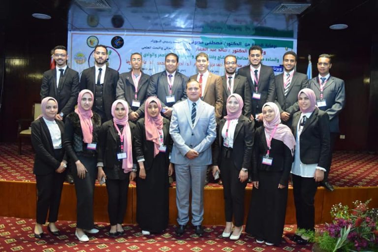 رئيس جامعة سوهاج يشهد جلسات الشباب في مؤتمر تنمية الصعيد.