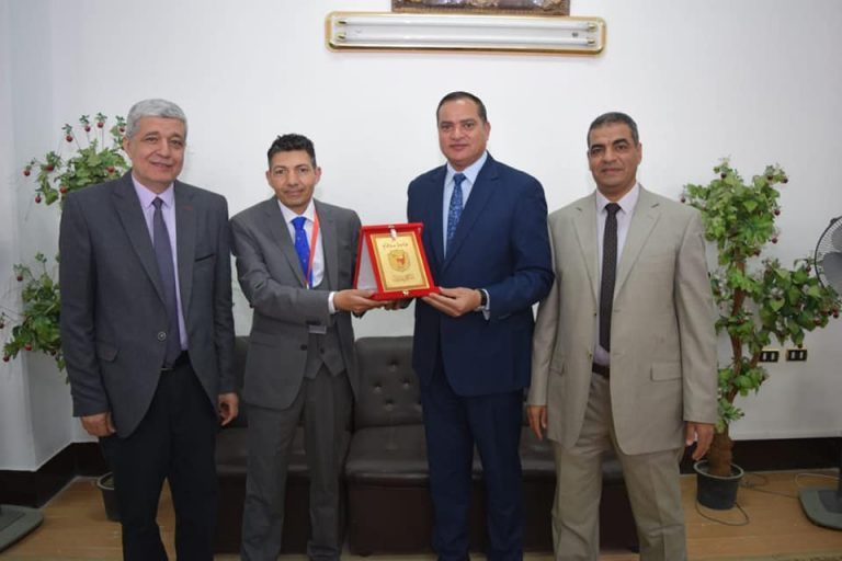 مستقبل التعدين في مصر في ورشة عمل بعلوم سوهاج