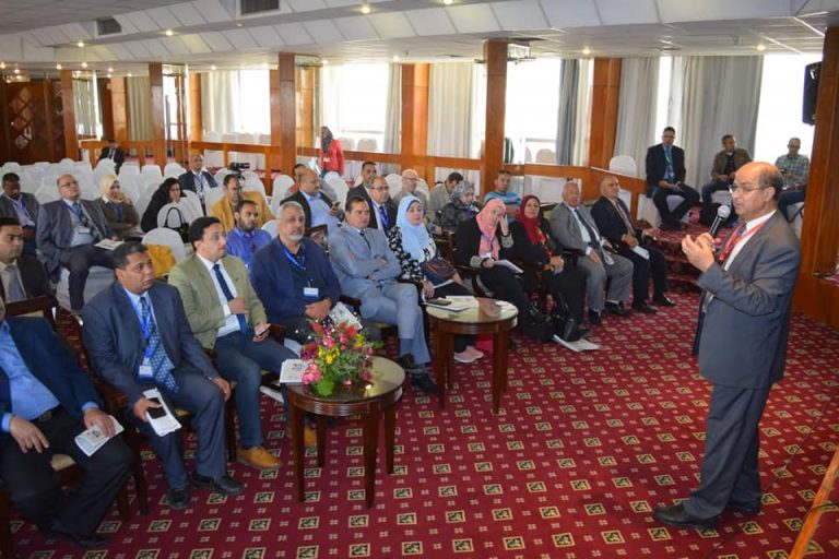 محاضرة عن النمو الأخضر والتنمية ضمن فعاليات المؤتمر العلمي لجامعات الصعيد