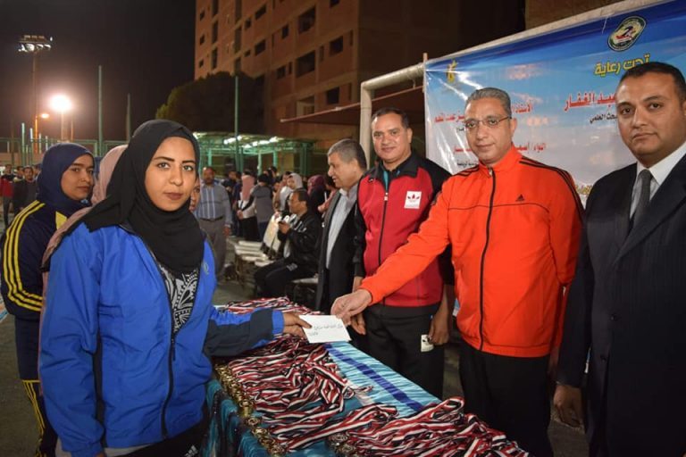 الأنصاري وعزيز يشهدان ختام فعاليات المهرجان الرياضي بجامعة سوهاج