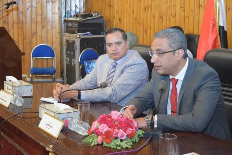 جامعة سوهاج تستضيف ٦٠٠ رائدة ريفية لدعم المشاركة في التعديلات الدستورية.
