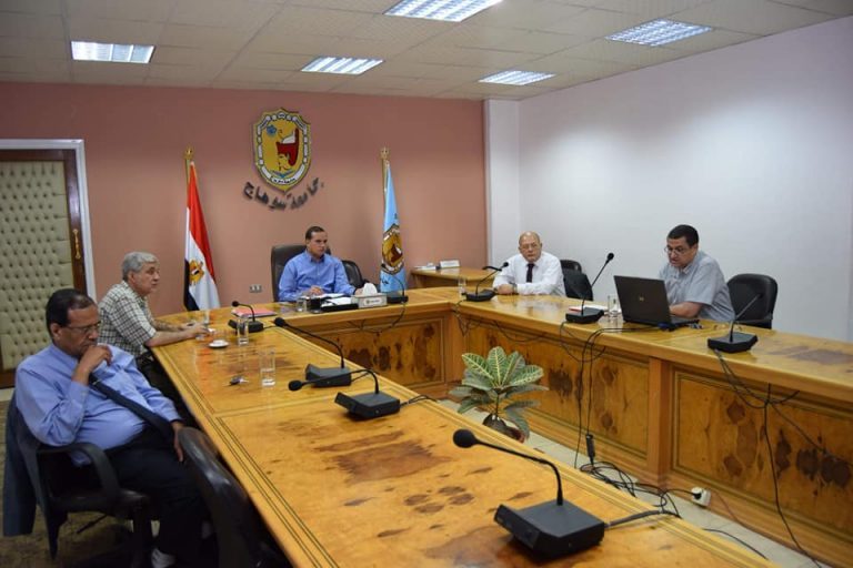 رئيس جامعة سوهاج اليات متنوعة لحل مشكلات صندوق علاج اعضاء هيئة التدريس
