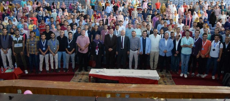 “اسرة من أجل مصر” تحتفل باستقبال الطلاب الجدد والقدامي بطب سوهاج
