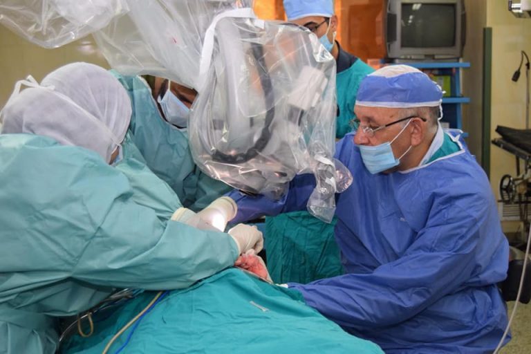 توريد ٥٦ جهاز قوقعة بمستشفي سوهاج الجامعي للمساهمة في انهاء قوائم الانتظار
