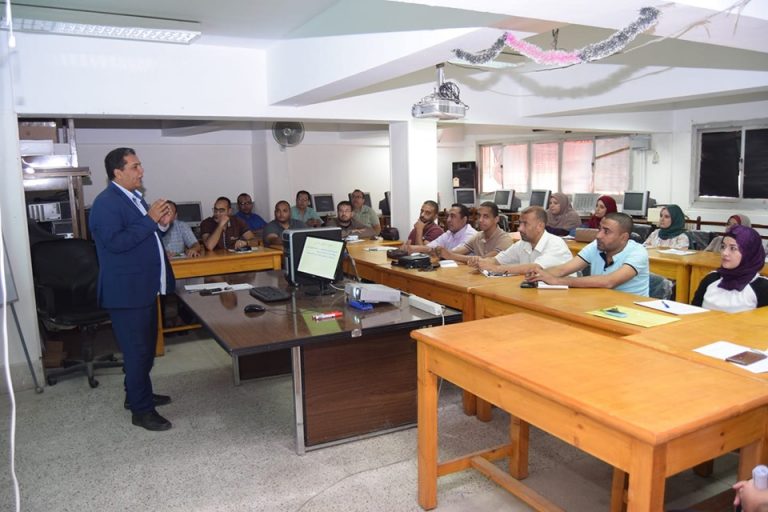 جامعة سوهاج تختتم دورتها التدريبية عن إدارة الجودة الشاملة