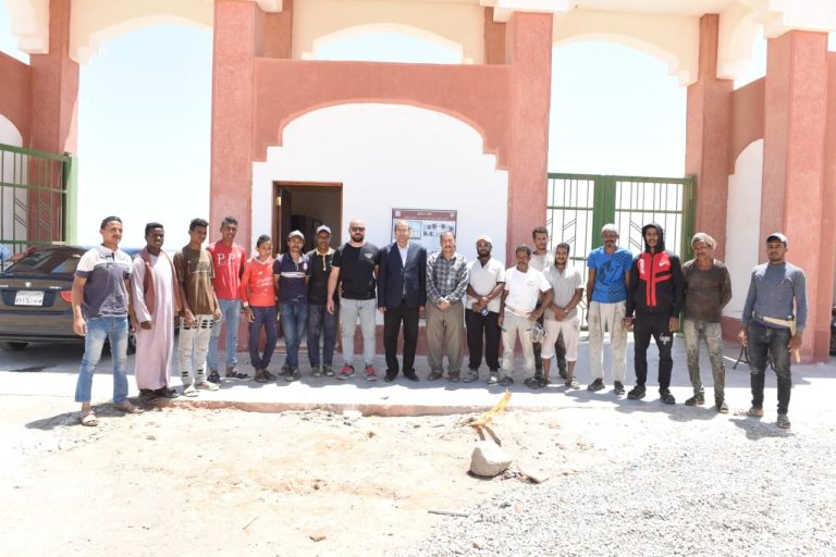 رئيس جامعة سوهاج يتابع مشروع إنشاء مركز الدراسات البيئية والبحرية بالقصير