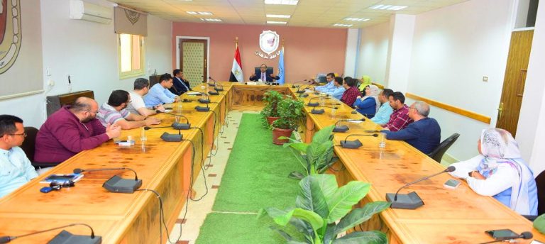 رئيس جامعة سوهاج يناقش الاستعدادات لبدء العمل بمنظومة Thinqi، وآليات تحديث موقع الجامعة الالكتروني