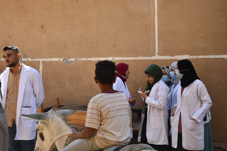 كلمه احد الطلاب الذين قاموابمشركه مع سلسله قوافل كليه الطب البيطري بجامعه سوهاج عن قافله مركز سوهاج بقريه المحامده