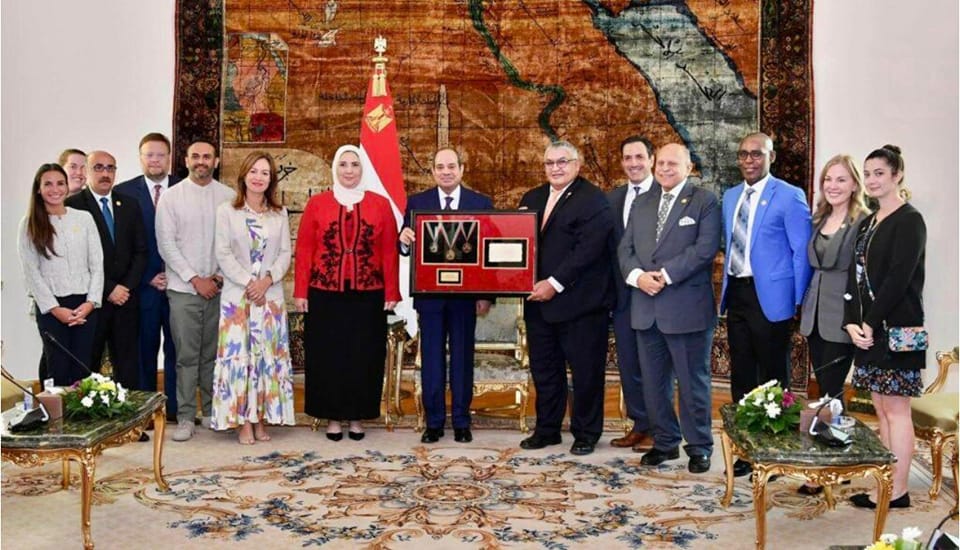 رئيس جامعة سوهاج يهنئ الرئيس السيسي لفوزه بالجائزة الدولية للأولمبياد الخاص الدولي لرعاية و دعم فئة ذوي الإحتياجات الخاصة