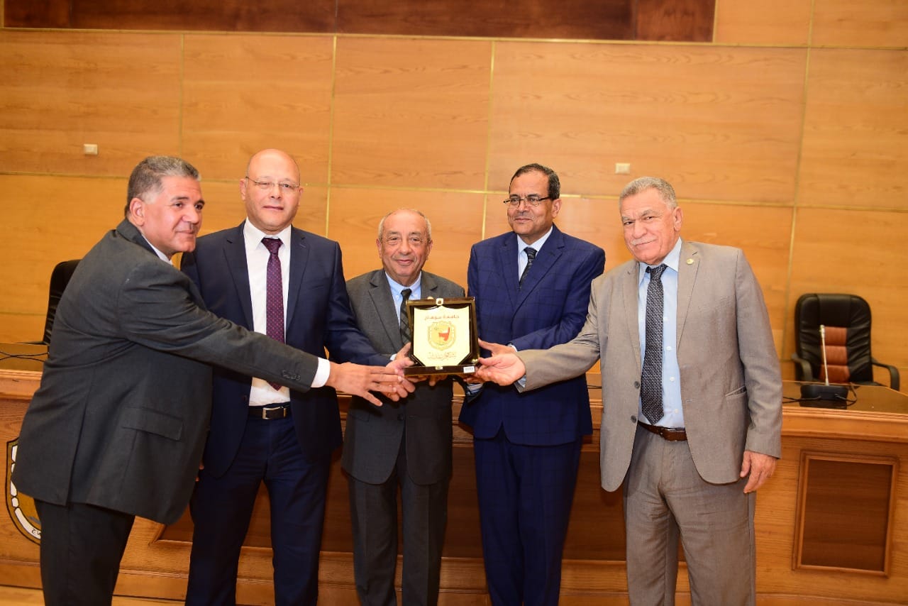 هندسة سوهاج تستقبل طلابها الجدد وتكرمالمتفوقين بحضور نقيب عام مهندسي مصر