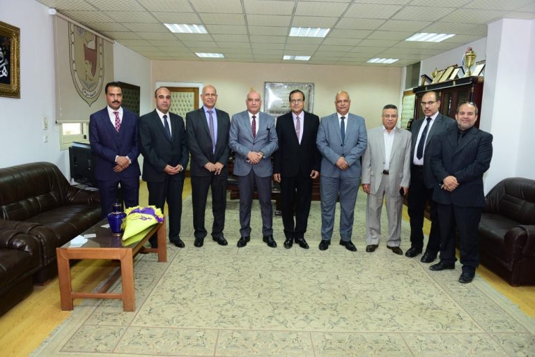 بالتعاون مع وزارة المالية..جامعة سوهاج تستعد لتطبيق منظومة البيرول على المرتبات