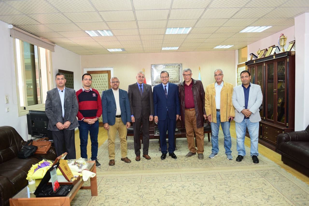 ئيس جامعة سوهاج يستقبل لجنة من المجلس الأعلى للآثار لتوثيق مقتنيات المتحف