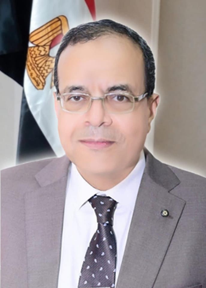 رئيس جامعة سوهاج يهنئ وزير التعليم العالي وكافة منسوبي الجامعة، ويؤكد علي الالتزام بجودة البيئة التعليمية.