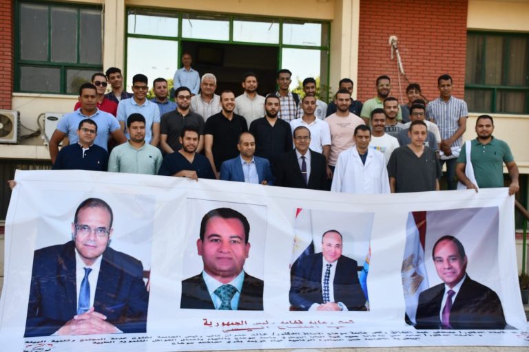 كلية الطب البيطري بجامعة سوهاج تنظم قافلة مجانية لقرية الاحايوة وتناظر ٢٤٢ حالة مرضية
