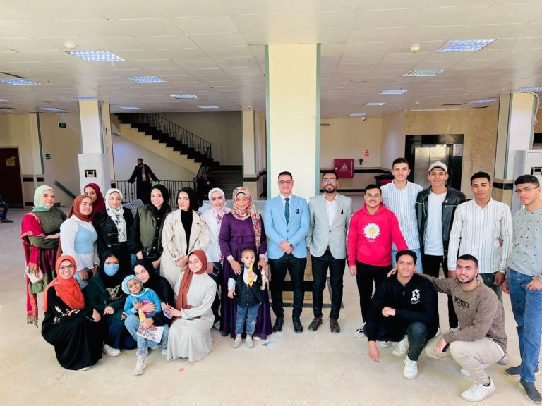 نظمت رعاية شباب كلية الطب البيطري زيارة إلى مستشفى اطفال سوهاج لعلاج الاورام