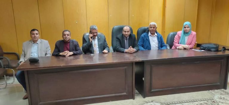 عقدت اليوم الاثنين الموافق ٢٠٢٤/٣/١٨ مبادرة اعرف آثار بلدك بكلية الطب البيطري فى تمام الساعة ١١ صباحا بحضور طلاب كليات الطب البيطري و الألسن والحسابات والذكاء الاصطناعي.