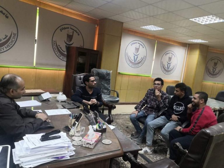 كلية الطب البيطرى تنظم مسابقة دوري المعلومات الثقافية للفرق الطلابية بحضور الاستاذ الدكتور/ اسامة حسن ابو شامة عميد الكلية ورئيس لجنة التحكيم