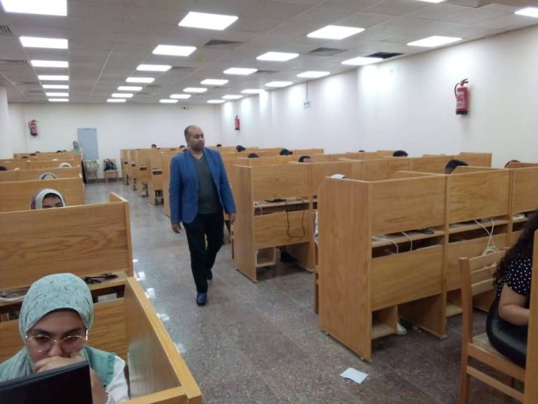 بداية الامتحانات النظرية لمرحلة البكالوريوس بكلية الطب البيطرى جامعة سوهاج 