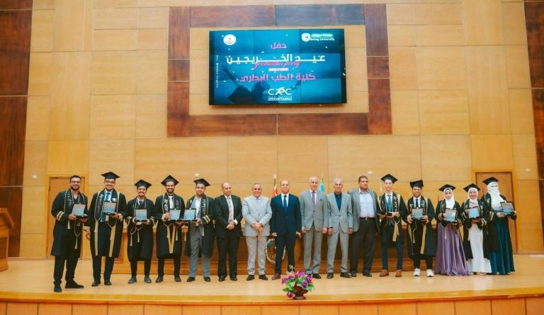 تقيم حفل تخرج الدفعة 13 من ابنائها الطلاب تحت رعاية كُلاً من: