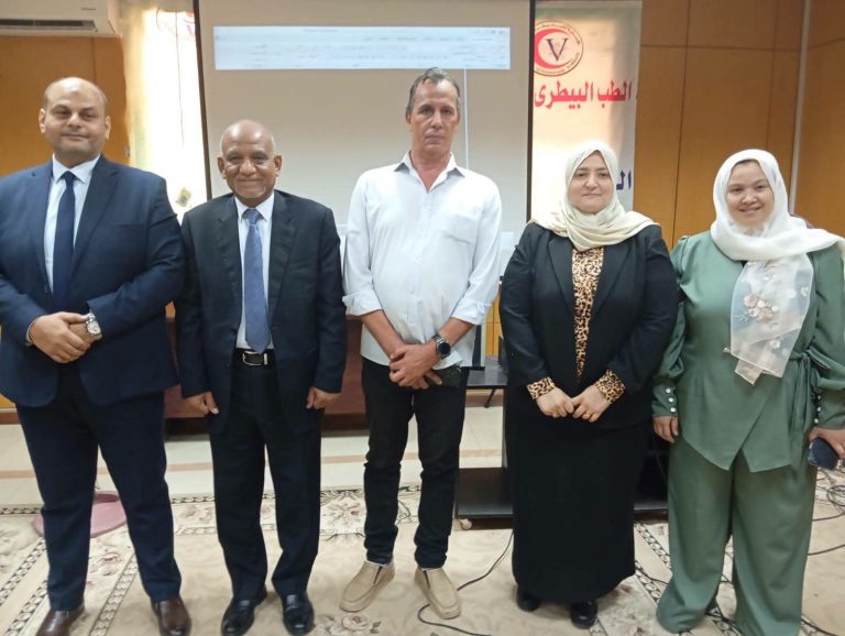 التنفيذي لوحدة المشروعات والأستاذ الدكتور /فاطمة ابو الزكايب منسق قطاع العلوم التطبيقية (1) لوحدة المشروعات،