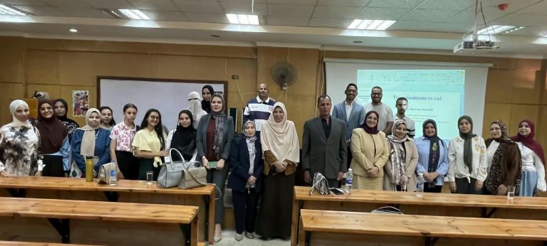 ندوة توعوية بكلية الطب البيطري بجامعة سوهاج حول التعامل الصحيح مع الحيوانات الأليفة