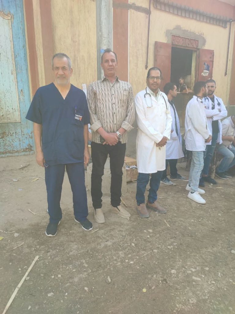 كلية الطب البيطري بجامعة سوهاج تنظم قافلة بيطرية بقرية الكوامل قبلي بمركز المنشاة