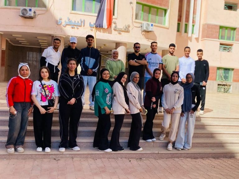 تعاون مشترك بين كليتي الطب البيطري وعلوم الرياضة بجامعة سوهاج لتدريب طلاب شعبة الادارة ميدانياً
