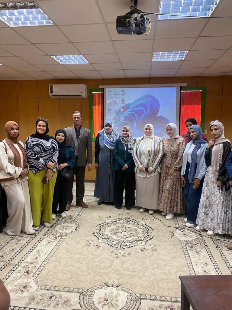*كلية الطب البيطري بجامعة سوهاج تنظم ندوة توعوية حول الأمراض المشتركة بين الإنسان والحيوان في إطار الصحة الواحدة**